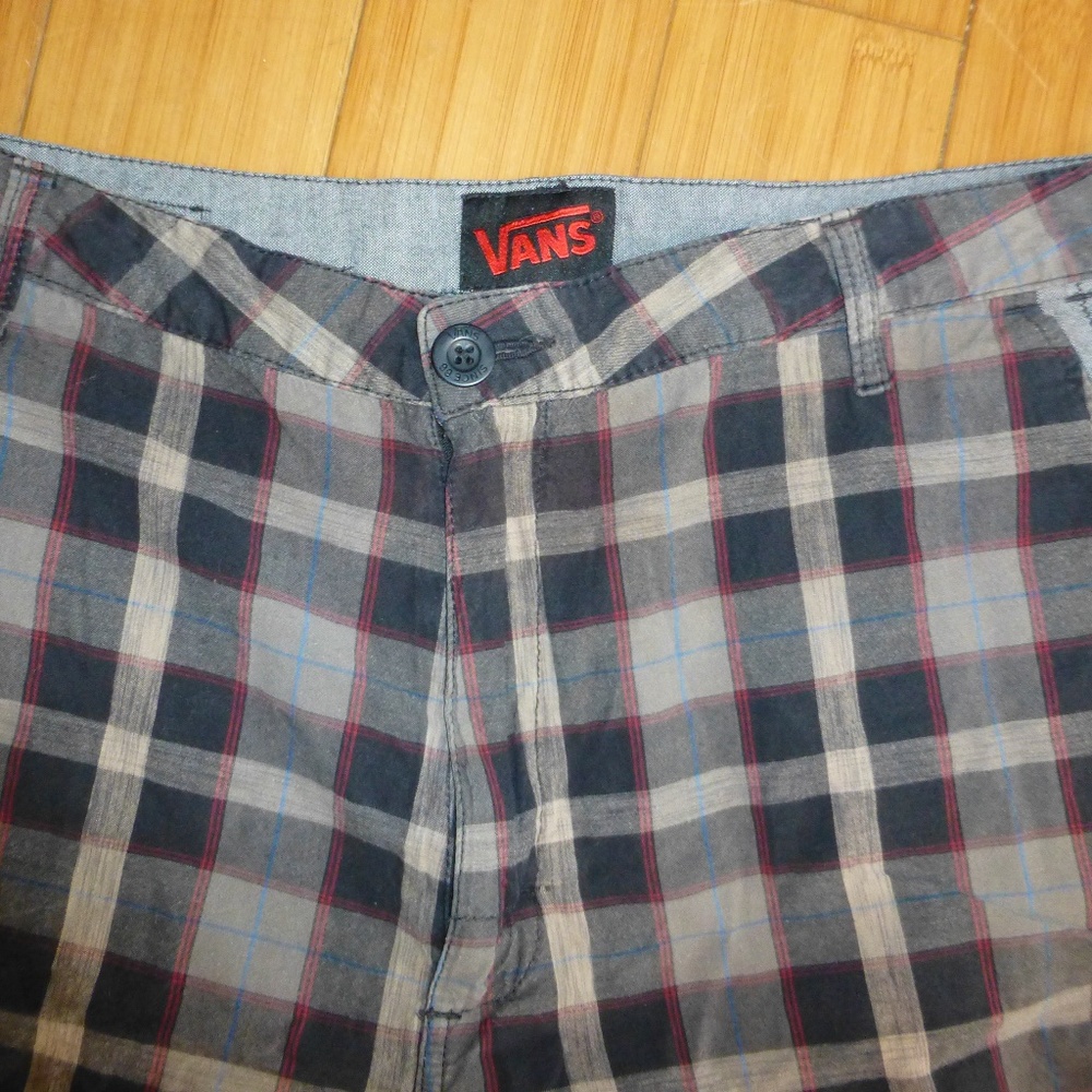 VANS plaid SHORTS blk tan red 36 - Picture 2 of 2